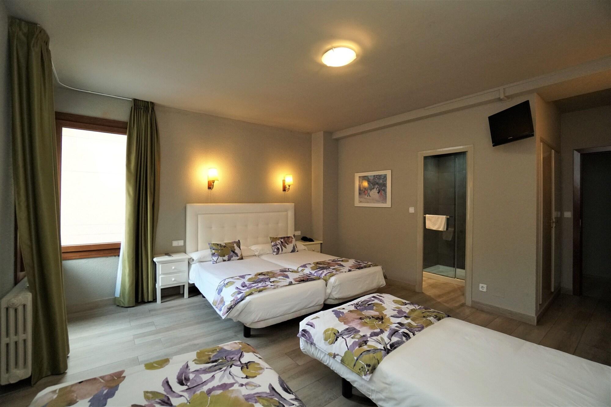El Pradet Hotel El Serrat Buitenkant foto