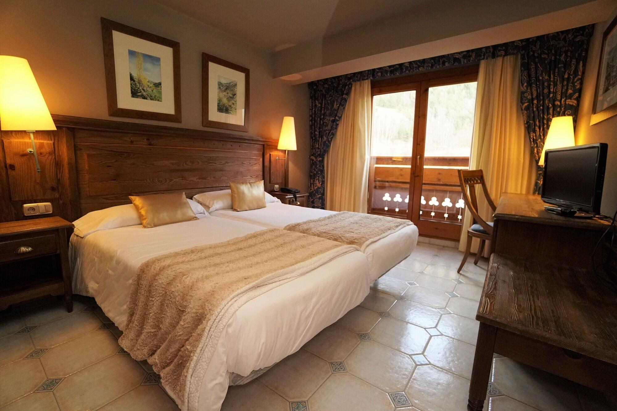 El Pradet Hotel El Serrat Buitenkant foto